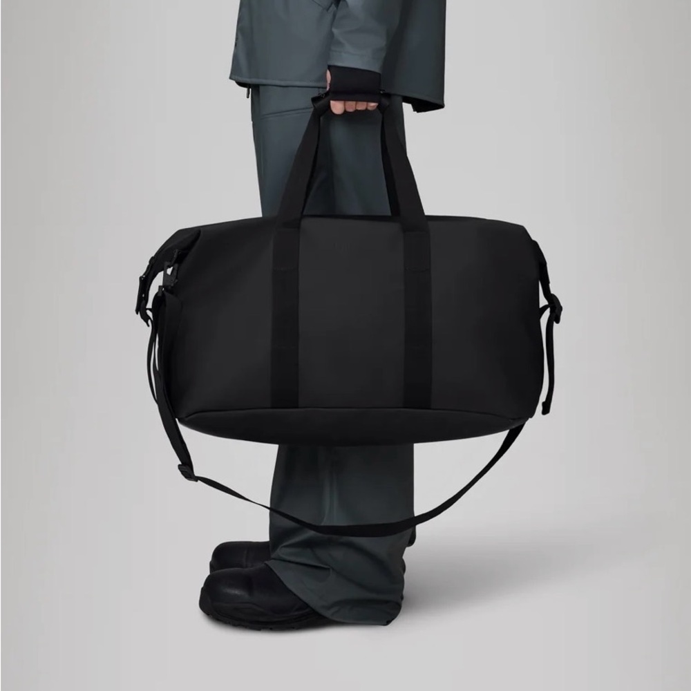 Rains Hilo Weekend Duffel Bag in Black NWT waterproof